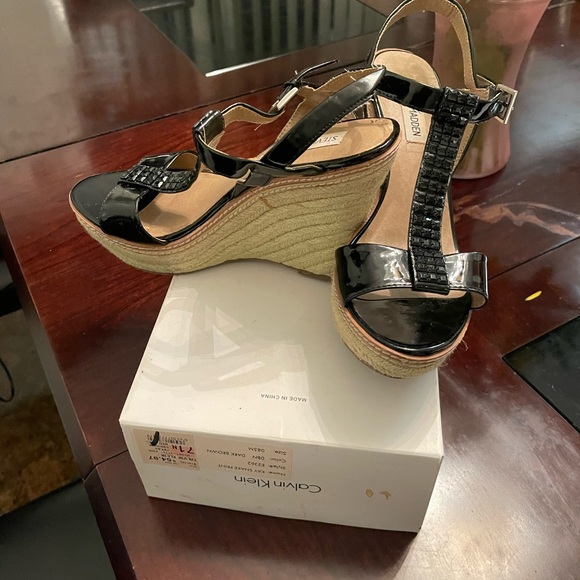 Black platform sandal - Picture 6 of 6